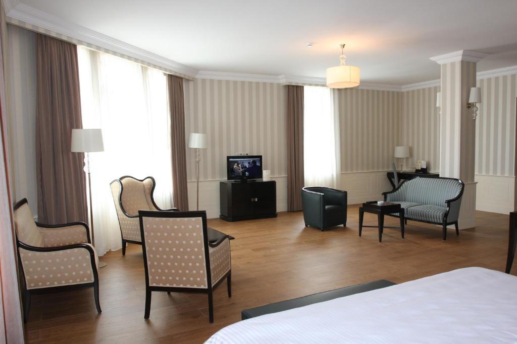 Hotel & Casino President Batumi Habitación foto