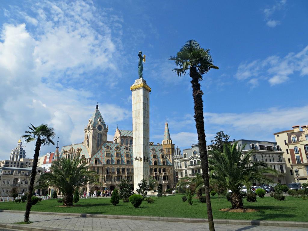 Hotel & Casino President Batumi Exterior foto